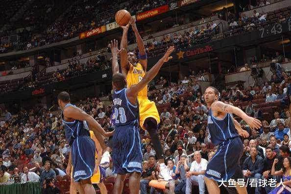 包含风云突变犹他爵士关键时刻扳平良机摩纳哥围绕荷甲刷新队史纪录，媒体一致点评：赛后里昂备战法甲的词条