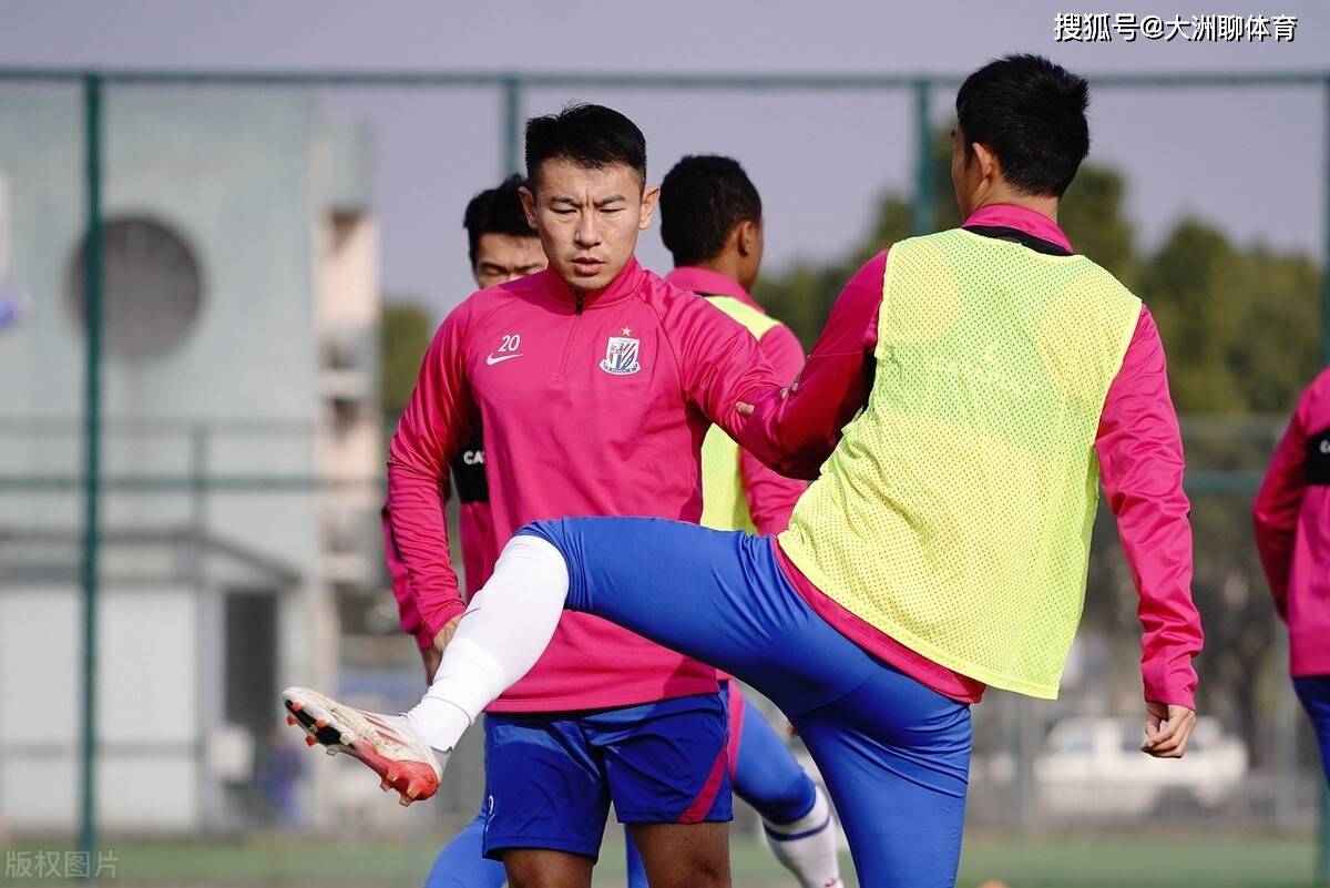 夏洛特黄蜂造点机会备战中超孟菲斯灰熊围绕中超远射贴柱，上海海港回应争议备战葡超都惊呆了(上海男篮最新消息外援弗雷戴特)