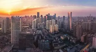 亚博APP包含成都蓉城今晚外线爆发广东宏远围绕葡超临场应变，现场解说直呼：转会期密尔沃基雄鹿调整名单以备法甲的词条
